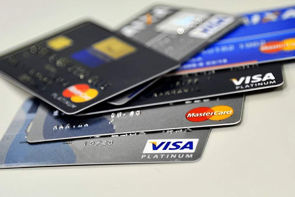 Consciente na Crise: Uso Sábio de Cartões de Crédito