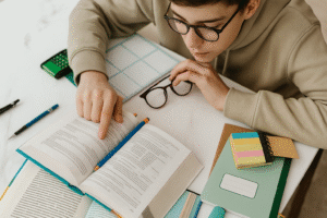 Saúde Mental de Concurseiros: Estratégias Essenciais Para Manter o Bem-Estar na Preparação