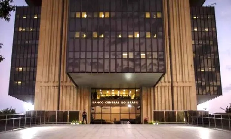 Banco Central Mantém Selic em 12,75% Na Última Reunião de 2025, Inflação Projetada Cai 0,8 P.p. banco-central
